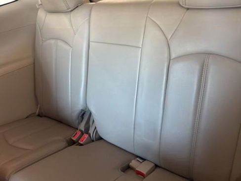 Used 2014 Buick Enclave Convenience w/ LPO, Cargo Convenience Pkg FWD image 16
