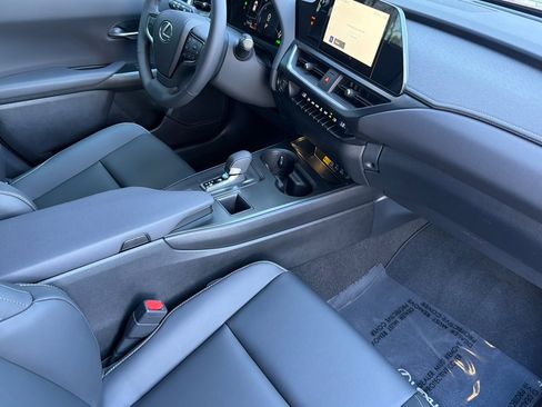 New 2026 Lexus UX 300h FWD image 14