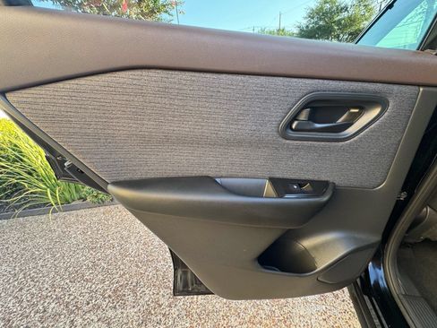 Used 2023 Nissan Rogue S FWD image 25