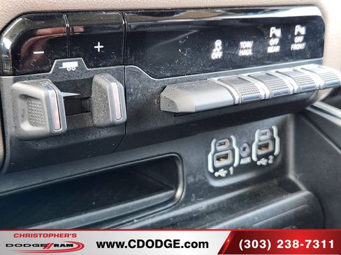 Used 2022 RAM 1500 Laramie AWD/4WD image 30