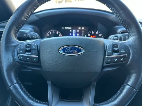 Used 2020 Ford Explorer XLT w/ Equipment Group 202A image 28