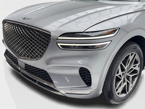 Used 2022 Genesis GV70 2.5T w/ Select Package image 5