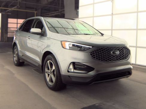 Used 2024 Ford Edge SEL w/ Convenience Package AWD/4WD image 4