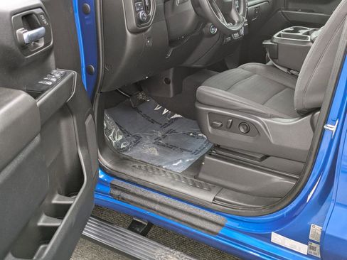 Used 2023 Chevrolet Silverado 1500 Custom image 22