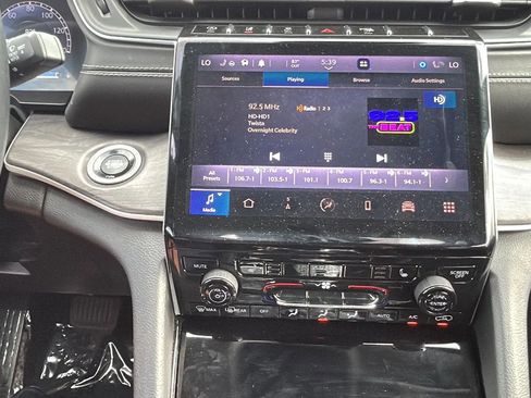 Used 2021 Jeep Grand Cherokee L Limited image 28