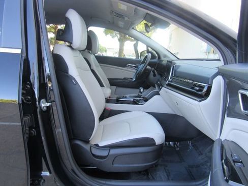 Used 2023 Kia Sportage EX image 21