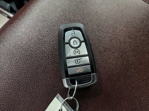 Used 2024 Ford Expedition Limited AWD/4WD image 28