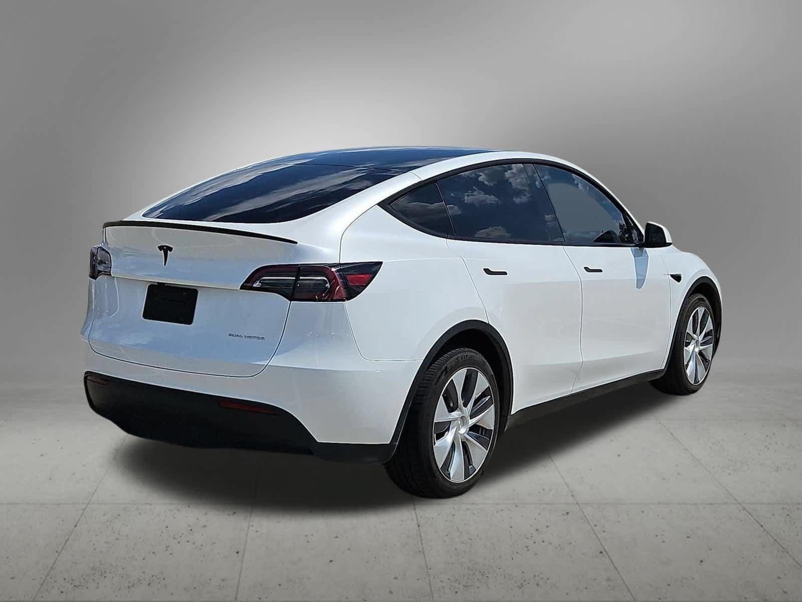 Used 2023 Tesla Model Y Long Range AWD/4WD image 6