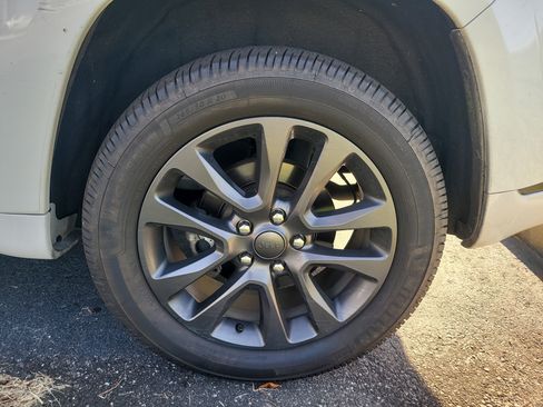 Used 2019 Jeep Grand Cherokee High Altitude AWD/4WD image 7