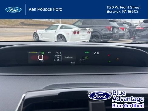 Used 2022 Toyota Prius LE image 19