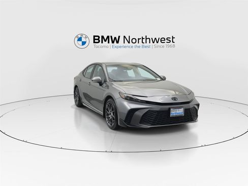 Used 2025 Toyota Camry SE w/ Multimedia Upgrade Package AWD/4WD image 7