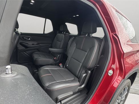 Used 2022 Chevrolet Traverse RS w/ LPO, Floor Liner Package AWD/4WD image 12