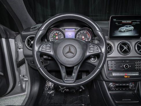 Used 2019 Mercedes-Benz CLA 250 image 21