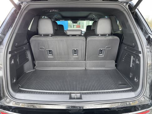 Used 2025 Buick Enclave Avenir image 51