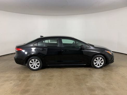 Used 2023 Toyota Corolla LE image 7
