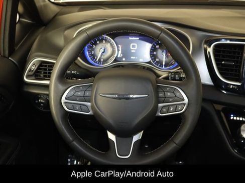 Used 2025 Chrysler Pacifica Select FWD image 7