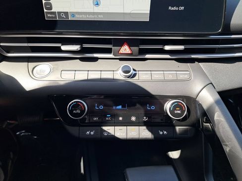 Used 2023 Hyundai Elantra Limited FWD image 19