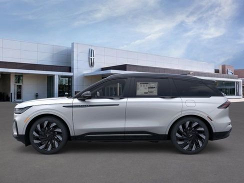 New 2026 Lincoln Nautilus Reserve AWD/4WD image 4