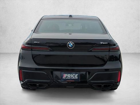 Used 2024 BMW 760i xDrive w/ Premium Package 2 image 7