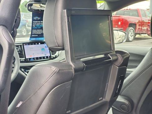 Used 2022 Chrysler Pacifica Touring-L w/ Uconnect Theater Family Group FWD image 27
