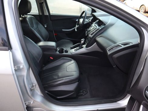 Used 2014 Ford Focus SE w/ Equipment Group 201A image 16