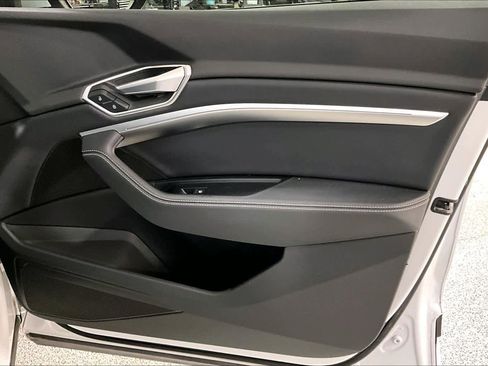 Certified 2022 Audi e-tron Premium image 22