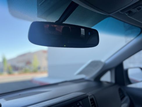 Used 2015 Toyota Sienna SE Premium FWD image 24
