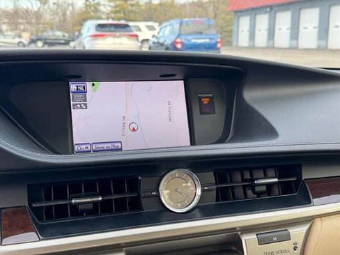 Used 2013 Lexus ES 350 w/ Luxury Pkg image 25