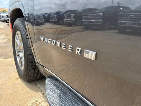 Used 2024 Jeep Wagoneer 4WD image 7