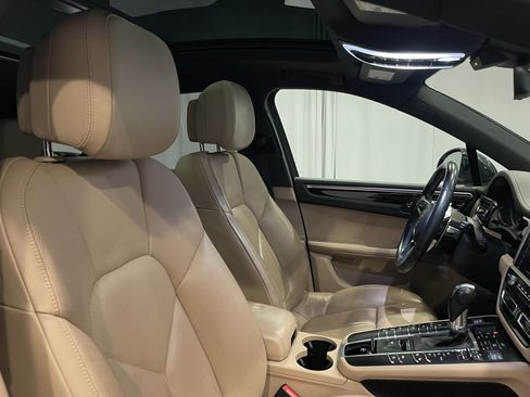 Used 2020 Porsche Macan S AWD/4WD image 15