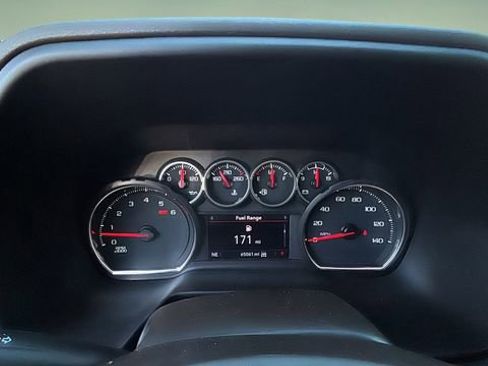 Used 2021 Chevrolet Suburban LT w/ Rear Media and Nav Package image 15