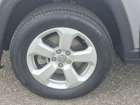 Used 2019 Jeep Compass Latitude w/ Popular Equipment Group image 16