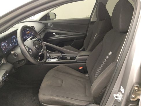 Used 2023 Hyundai Elantra SEL w/ Convenience Package FWD image 17