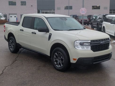 Certified 2024 Ford Maverick XLT image 2