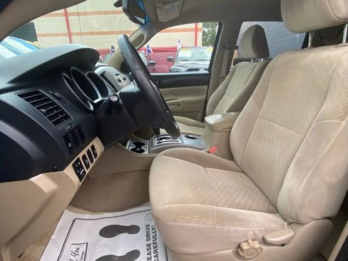 Used 2010 Toyota Tacoma PreRunner RWD image 12