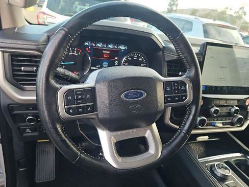 Used 2024 Ford Expedition Max XLT image 6