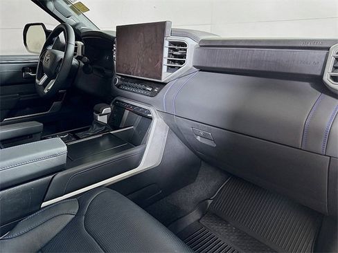 Used 2025 Toyota Sequoia Platinum image 31