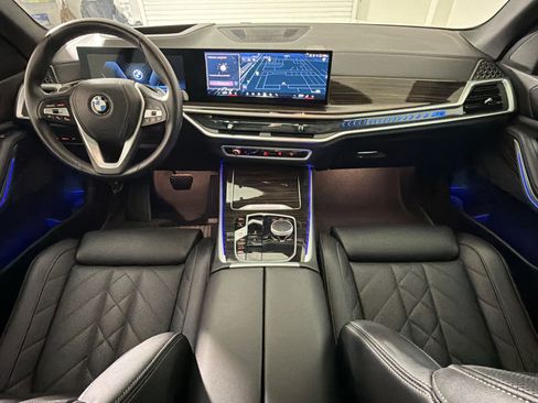 Used 2025 BMW X5 xDrive40i w/ Parking Assistance Package AWD/4WD image 14