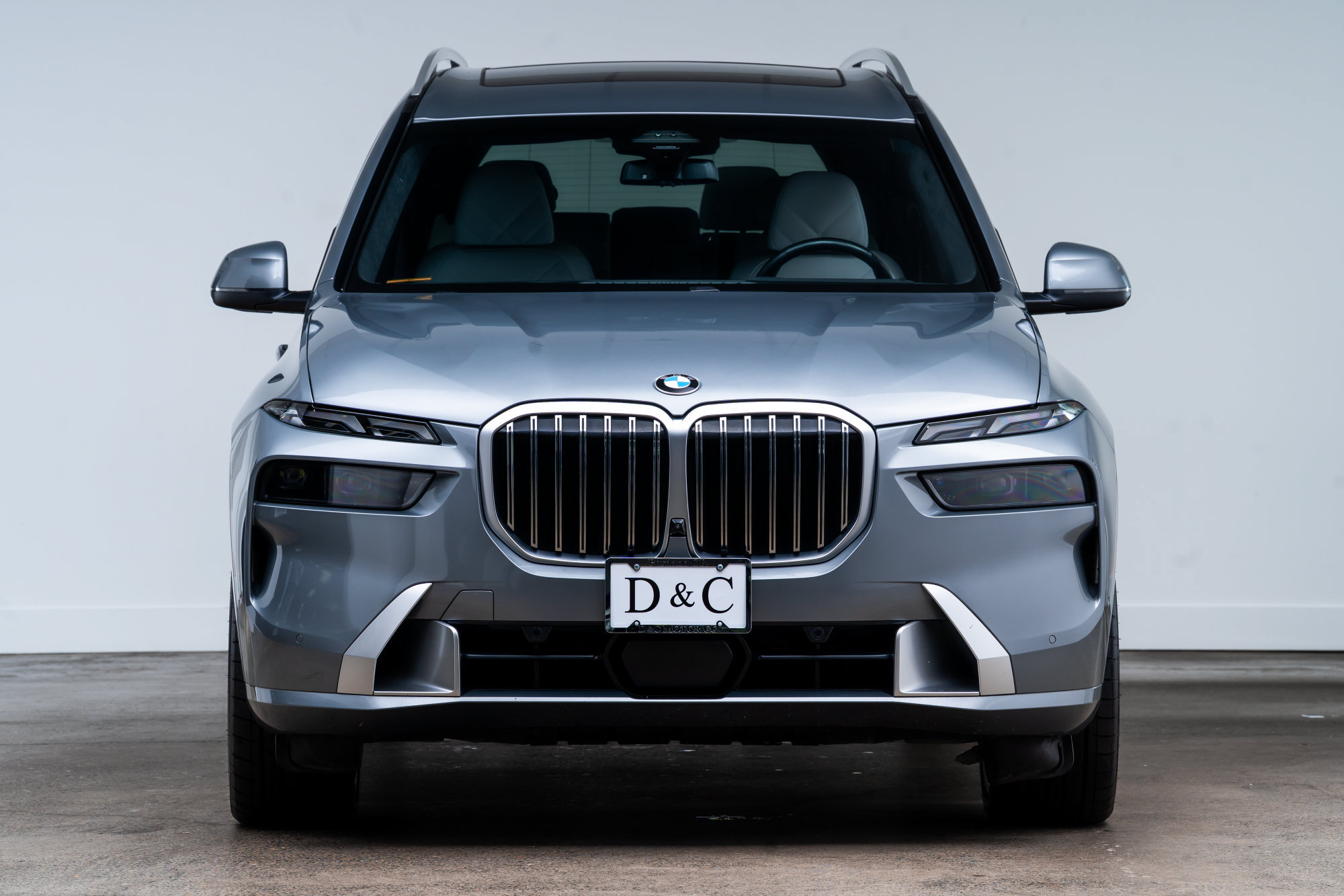 Used 2023 BMW X7 xDrive40i w/ Executive Package AWD/4WD image 2