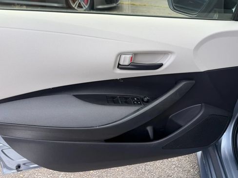 Used 2022 Toyota Corolla LE FWD image 9