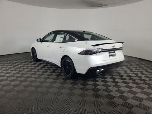 New 2026 Nissan Sentra SR w/ Floor Mat Package image 6