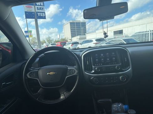 Used 2019 Chevrolet Colorado LT w/ LT Convenience Package image 3