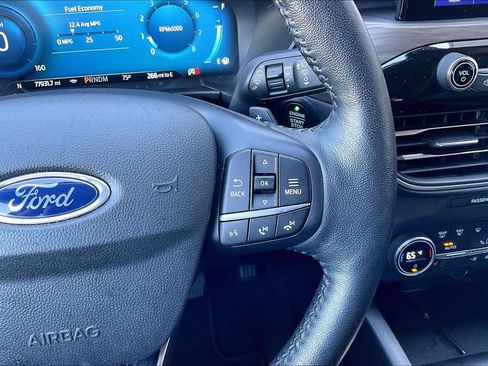 Used 2020 Ford Escape Titanium AWD/4WD image 19