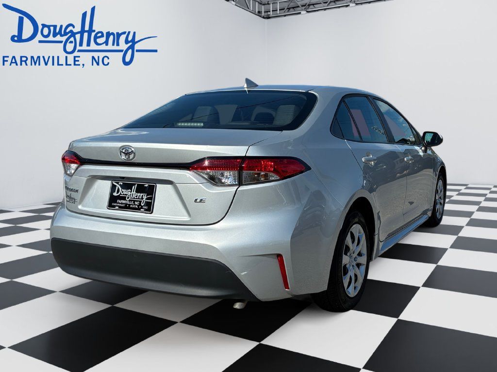 Used 2024 Toyota Corolla LE FWD image 5