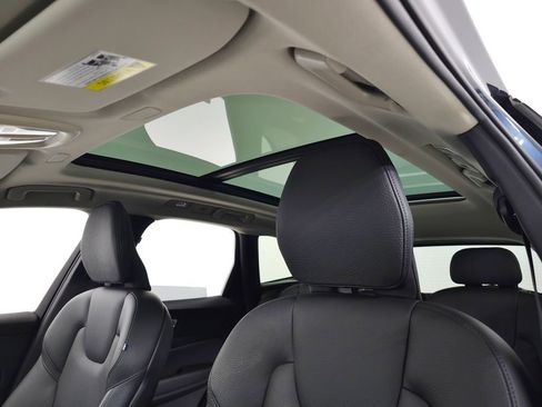 Certified 2025 Volvo XC60 B5 Plus AWD/4WD image 20