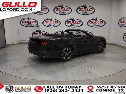 Used 2024 Ford Mustang Convertible image 8