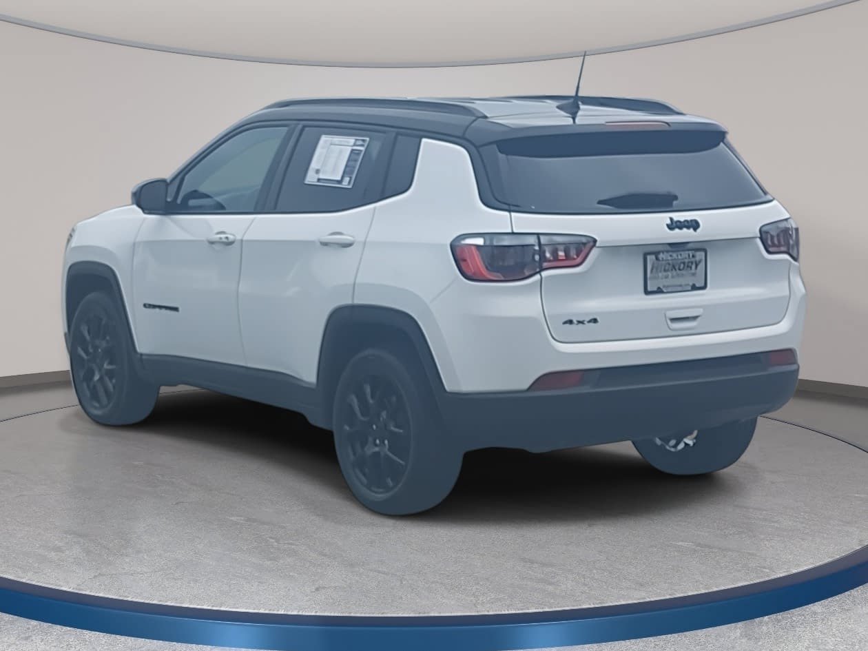 Used 2023 Jeep Compass Latitude AWD/4WD image 7