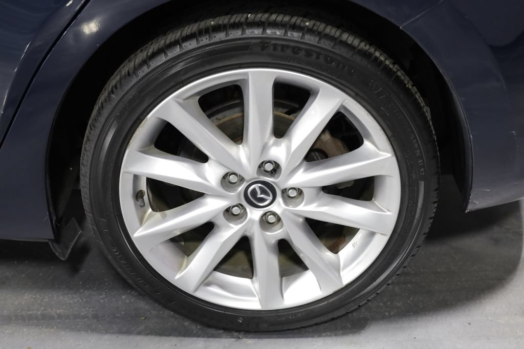 Used 2017 MAZDA MAZDA3 Grand Touring w/ Premium Equipment Package FWD image 38