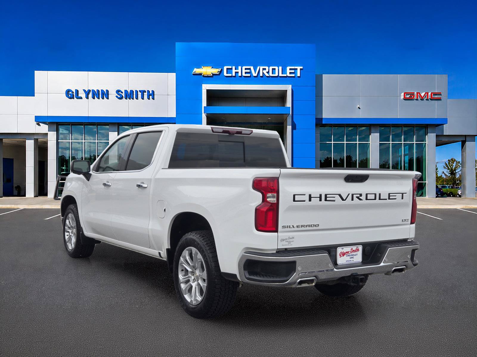 Used 2023 Chevrolet Silverado 1500 LTZ w/ Technology Package AWD/4WD image 11