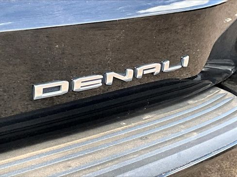 Used 2023 GMC Yukon Denali AWD/4WD image 9